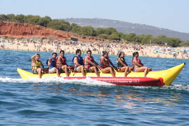 Balade De 10 Minutes Dans Un Bateau Banane À Albufeira