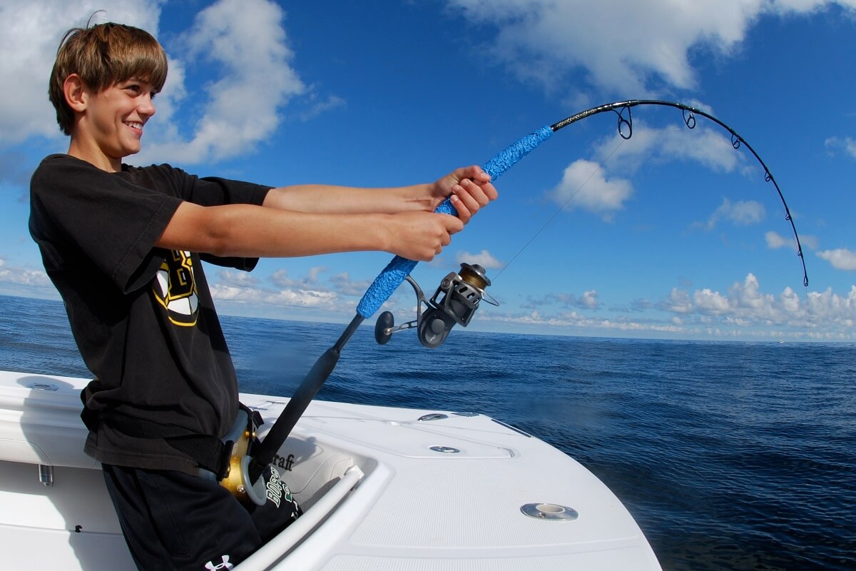 excurs-o-de-pesca-costeira-de-4-horas-em-barcelona-experitour