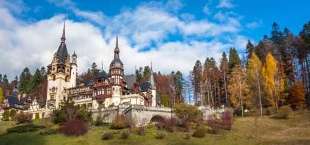 De Bucarest: Excursión Privada De Un Día Al Castillo De Peles, El Castillo De Drácula Y Brasov