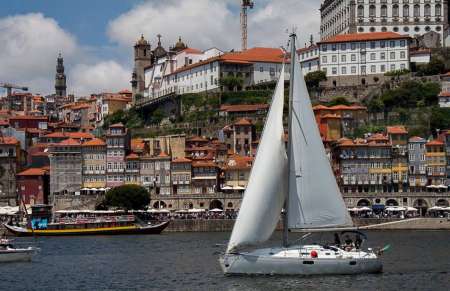 Porto: 2-Hour Private Morning Sailboat Tour On The Douro River With Brunch