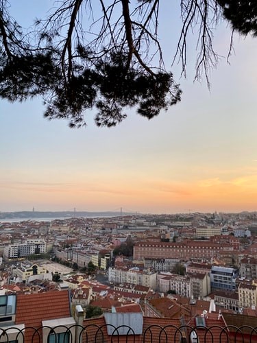 From this viewpoint you can observe Lisbon, the Tagus river, and you can even take a look at the Adamastor statue!