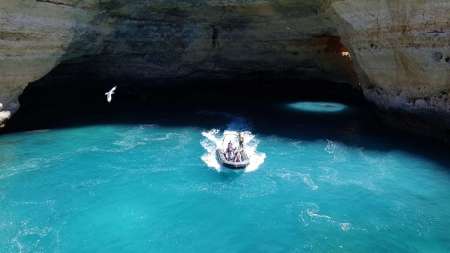 Desde Portimão: Tour Privado En Barco Por La Cueva De Benagil De 2 Horas