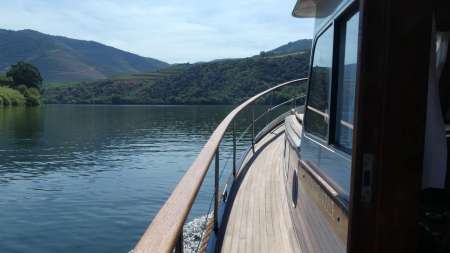 Passeio Privado De Barco Ao Pôr Do Sol No Vale Do Rio Douro