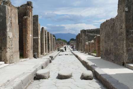 Private Transfer From Naples To The Amalfi Coast With A Stop In Pompeii