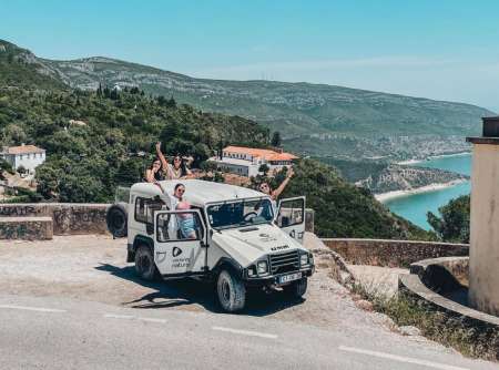 Tour De 4X4 En La Sierra De La Arrábida Con Degustación De Vinos Y Visita Al Castillo De Sesimbra